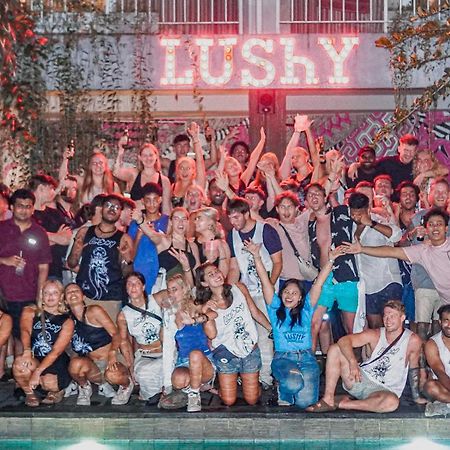 Lushy Hostel Canggu Εξωτερικό φωτογραφία