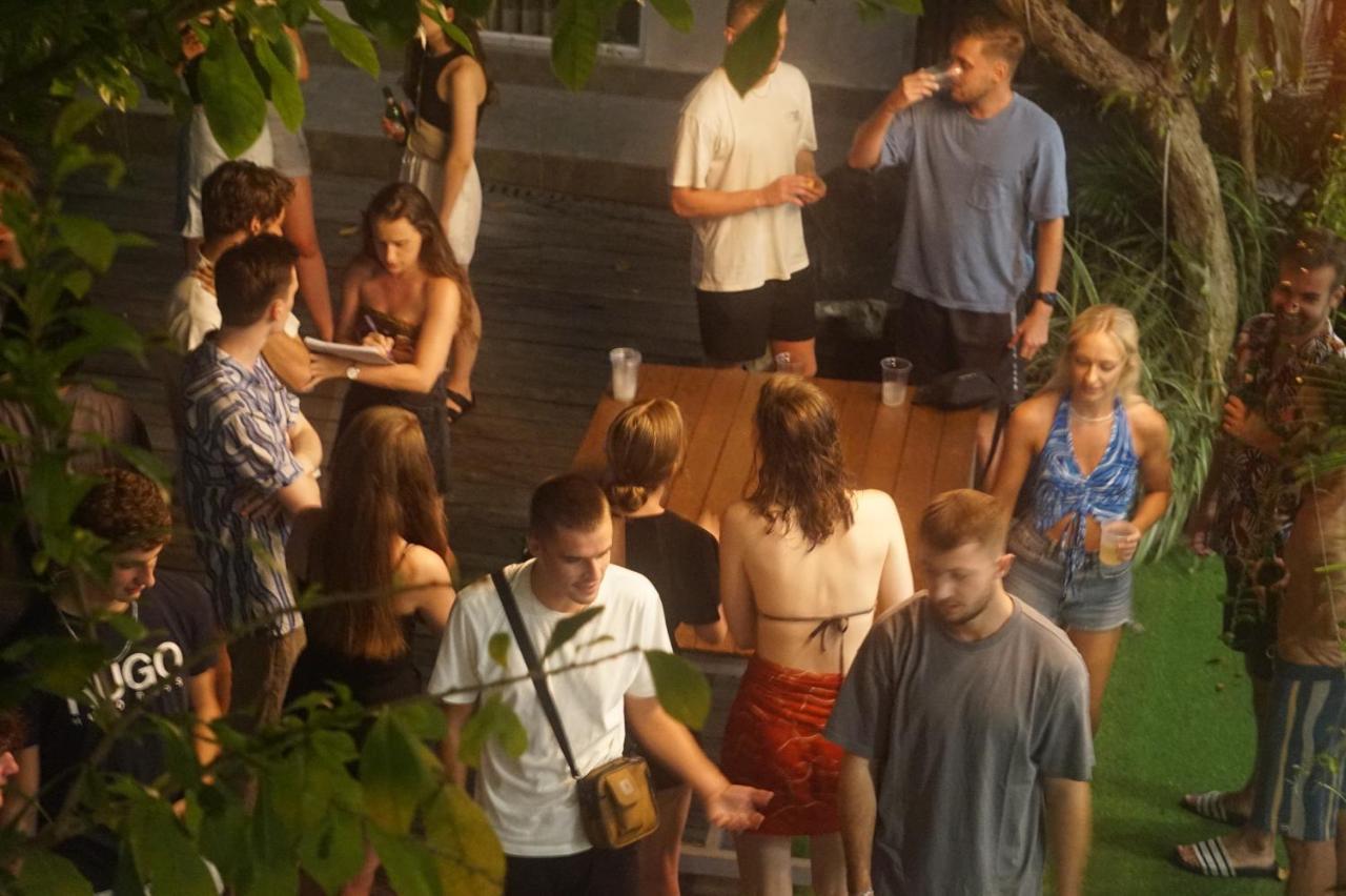 Lushy Hostel Canggu Εξωτερικό φωτογραφία
