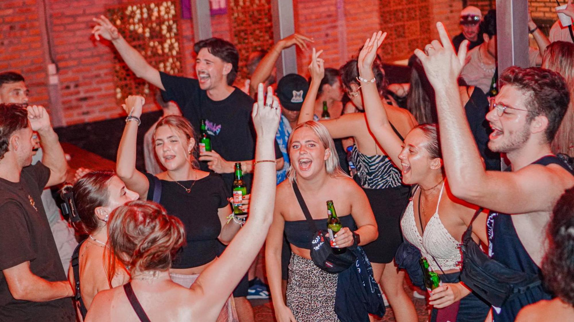 Lushy Hostel Canggu Εξωτερικό φωτογραφία